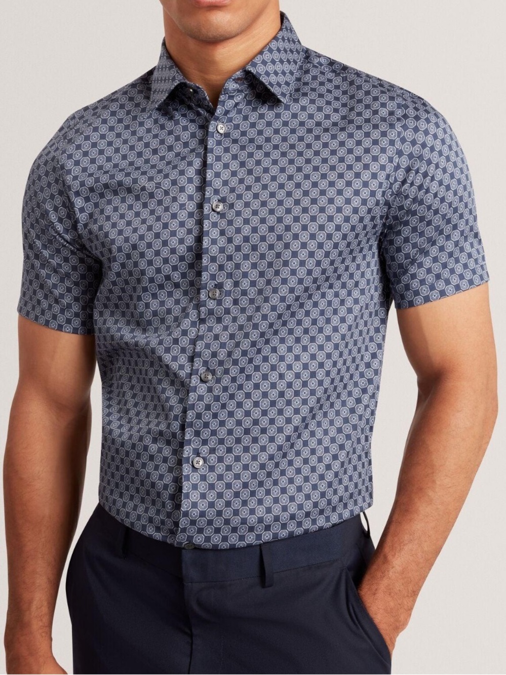 Ted Baker London Sefsho Slim Fit Circle Geo Short Sleeve Button Shirt Blue M (3)